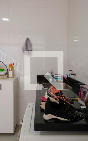 Casa à venda com 330m², 3 quartos e 6 vagasÁrea de Serviço