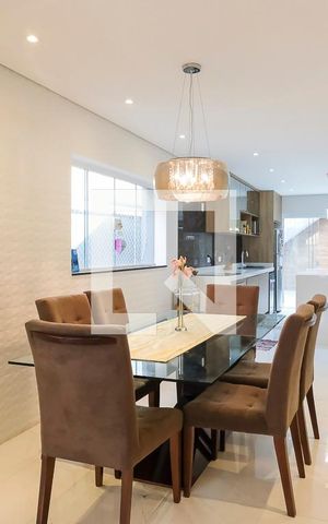 Casa à venda com 330m², 3 quartos e 6 vagasSala de Jantar