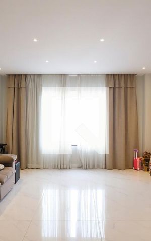 Casa à venda com 330m², 3 quartos e 6 vagasSala