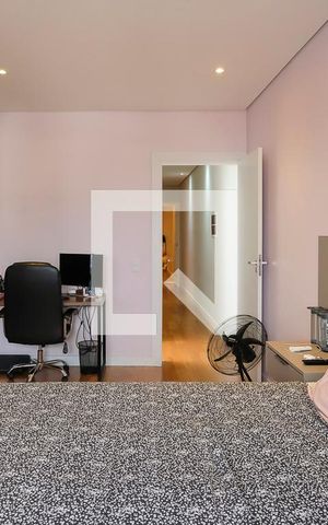 Casa à venda com 330m², 3 quartos e 6 vagasSuíte 1