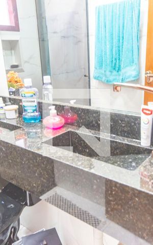 Casa à venda com 156m², 3 quartos e 2 vagas Casa à venda com 156m², 3 quartos e 2 vagasBanheiro