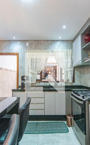 Casa à venda com 156m², 3 quartos e 2 vagas Casa à venda com 156m², 3 quartos e 2 vagasCozinha