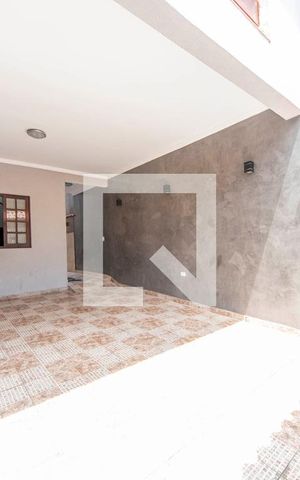 Casa à venda com 156m², 3 quartos e 2 vagas Casa à venda com 156m², 3 quartos e 2 vagasGaragem