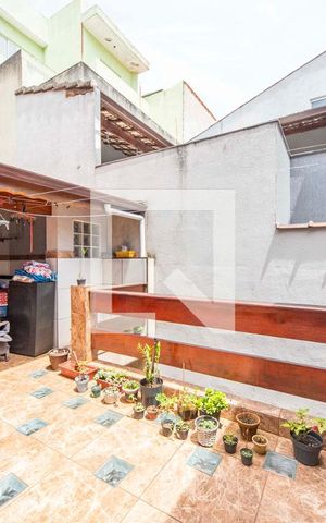 Casa à venda com 156m², 3 quartos e 2 vagas Casa à venda com 156m², 3 quartos e 2 vagasVaranda