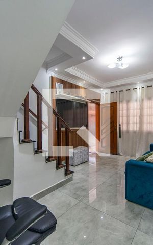 Casa à venda com 156m², 3 quartos e 2 vagas Casa à venda com 156m², 3 quartos e 2 vagasSala