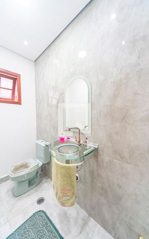 Casa à venda com 156m², 3 quartos e 2 vagas Casa à venda com 156m², 3 quartos e 2 vagasLavabo