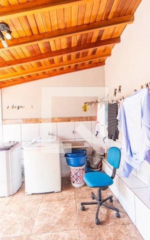Casa à venda com 156m², 3 quartos e 2 vagas Casa à venda com 156m², 3 quartos e 2 vagasÁrea de Serviço