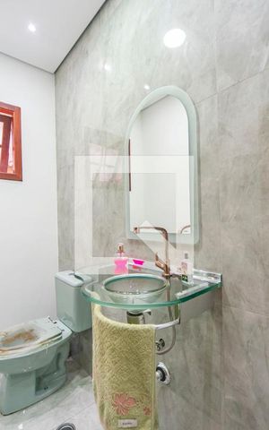 Casa à venda com 156m², 3 quartos e 2 vagas Casa à venda com 156m², 3 quartos e 2 vagasLavabo
