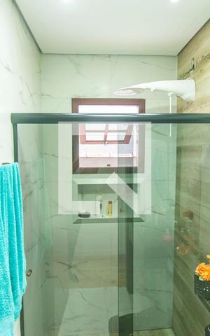 Casa à venda com 156m², 3 quartos e 2 vagas Casa à venda com 156m², 3 quartos e 2 vagasBanheiro
