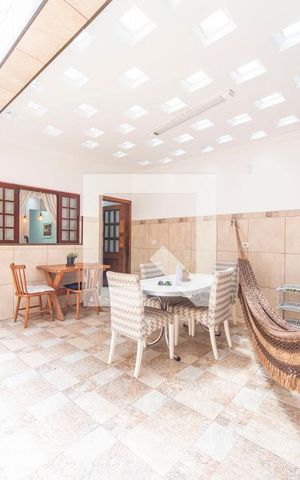 Casa à venda com 156m², 3 quartos e 2 vagas Casa à venda com 156m², 3 quartos e 2 vagasQuintal e Área Gourmet
