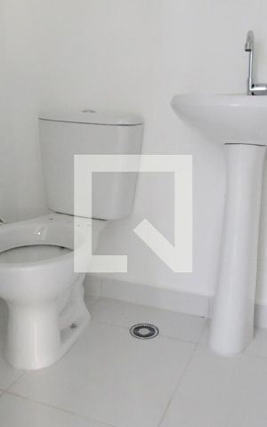 Apartamento à venda com 33m², 2 quartos e sem vagaBanheiro