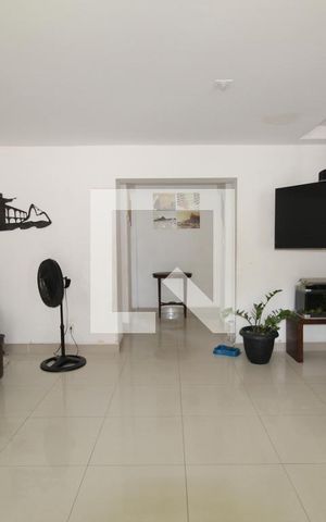 Casa à venda com 328m², 4 quartos e sem vagaSala