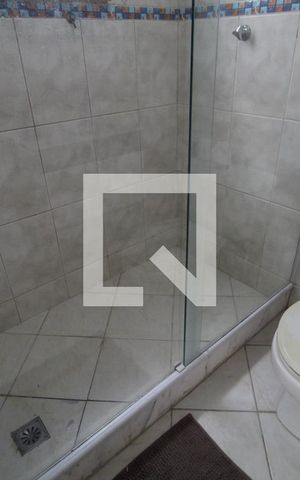 Casa à venda com 328m², 4 quartos e sem vagaBanheiro da suíte 1