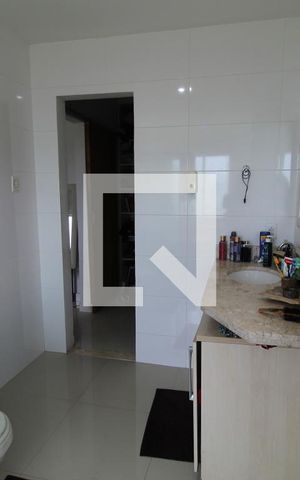 Casa à venda com 328m², 4 quartos e sem vagaBanheiro da suíte 2