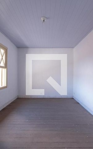 Casa à venda com 240m², 6 quartos e 1 vaga Casa à venda com 240m², 6 quartos e 1 vagaCasa 2 - Quarto