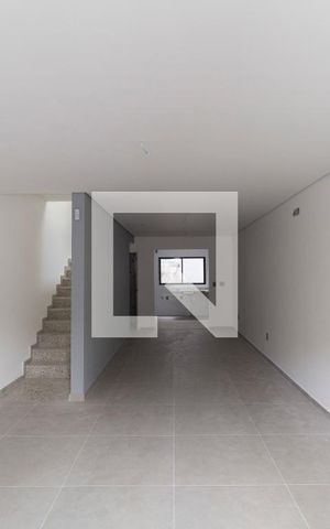 Casa à venda com 164m², 3 quartos e 3 vagas Casa à venda com 164m², 3 quartos e 3 vagasSala