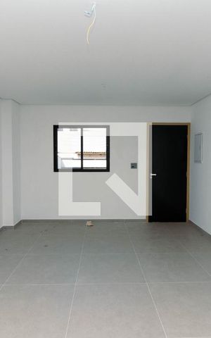 Casa à venda com 160m², 3 quartos e 3 vagas Casa à venda com 160m², 3 quartos e 3 vagasSala
