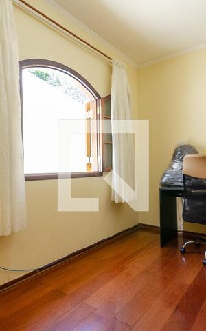 Casa à venda com 220m², 3 quartos e 4 vagas Casa à venda com 220m², 3 quartos e 4 vagasQuarto 1