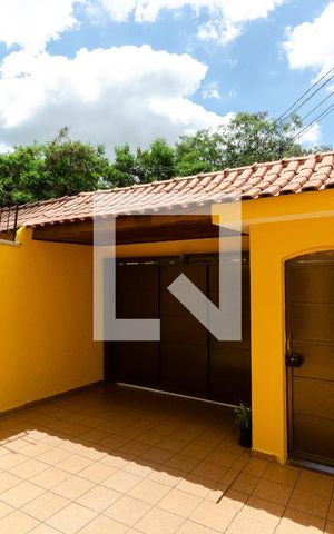 Casa à venda com 220m², 3 quartos e 4 vagas Casa à venda com 220m², 3 quartos e 4 vagasGaragem