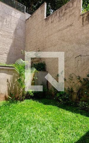 Casa à venda com 220m², 3 quartos e 4 vagas Casa à venda com 220m², 3 quartos e 4 vagasJardim