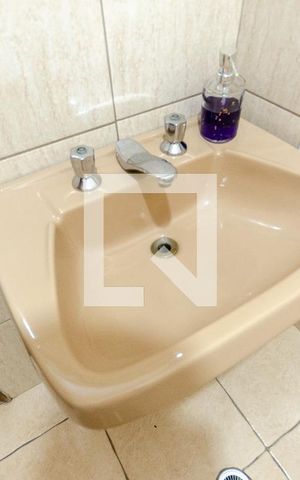 Casa à venda com 220m², 3 quartos e 4 vagas Casa à venda com 220m², 3 quartos e 4 vagasBanheiro 2
