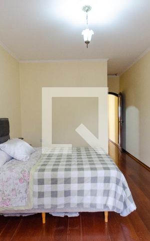Casa à venda com 220m², 3 quartos e 4 vagas Casa à venda com 220m², 3 quartos e 4 vagasSuíte