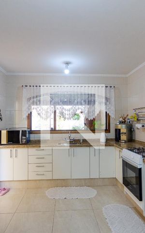 Casa à venda com 220m², 3 quartos e 4 vagas Casa à venda com 220m², 3 quartos e 4 vagasCozinha