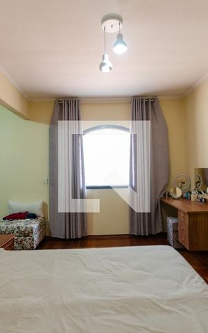 Casa à venda com 220m², 3 quartos e 4 vagas Casa à venda com 220m², 3 quartos e 4 vagasQuarto 2