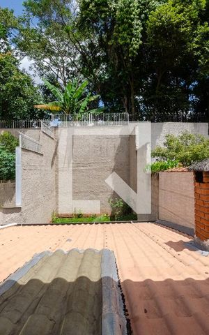 Casa à venda com 220m², 3 quartos e 4 vagas Casa à venda com 220m², 3 quartos e 4 vagasSuíte