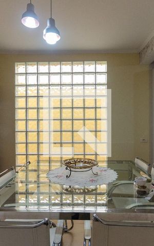Casa à venda com 220m², 3 quartos e 4 vagas Casa à venda com 220m², 3 quartos e 4 vagasCozinha