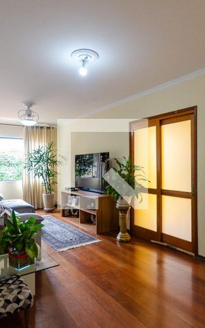 Casa à venda com 220m², 3 quartos e 4 vagas Casa à venda com 220m², 3 quartos e 4 vagasSala