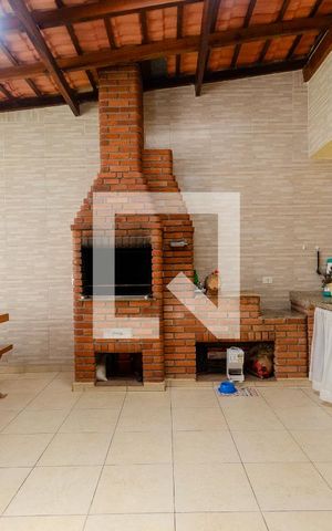Casa à venda com 220m², 3 quartos e 4 vagas Casa à venda com 220m², 3 quartos e 4 vagasChurrasqueira