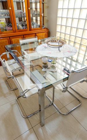 Casa à venda com 220m², 3 quartos e 4 vagas Casa à venda com 220m², 3 quartos e 4 vagasCozinha