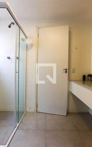 Apartamento para alugar com 170m², 3 quartos e 3 vagas Apartamento para alugar com 170m², 3 quartos e 3 vagasBanheiro