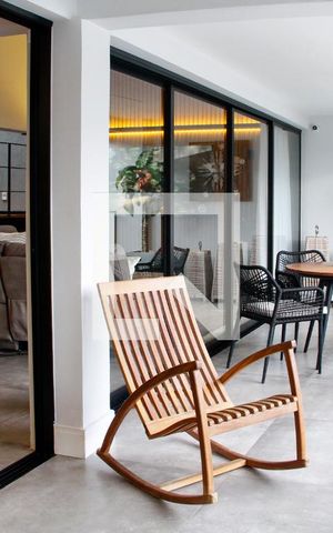 Casa à venda com 400m², 4 quartos e 3 vagas Casa à venda com 400m², 4 quartos e 3 vagasVaranda
