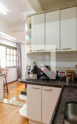 Casa à venda com 268m², 4 quartos e 2 vagas Casa à venda com 268m², 4 quartos e 2 vagasCozinha