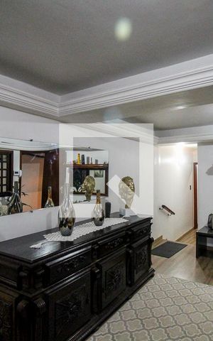 Casa à venda com 750m², 6 quartos e 4 vagas Casa à venda com 750m², 6 quartos e 4 vagasSala 2