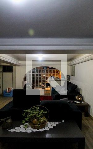 Casa à venda com 750m², 6 quartos e 4 vagas Casa à venda com 750m², 6 quartos e 4 vagasSala 2