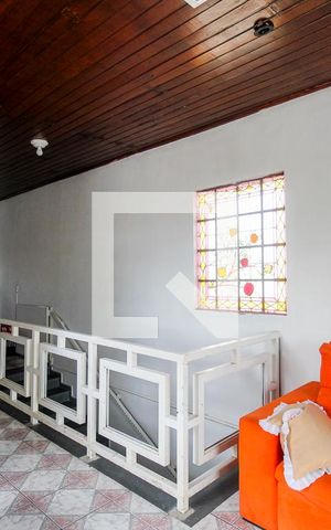 Casa à venda com 750m², 6 quartos e 4 vagas Casa à venda com 750m², 6 quartos e 4 vagasSala
