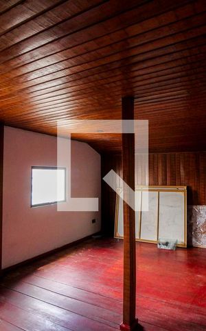 Casa à venda com 750m², 6 quartos e 4 vagas Casa à venda com 750m², 6 quartos e 4 vagasQuarto 2