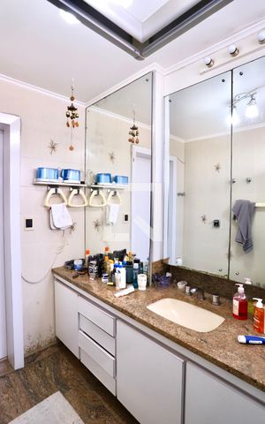 Apartamento à venda com 200m², 4 quartos e 5 vagas Apartamento à venda com 200m², 4 quartos e 5 vagasBanheiro do Quarto 2