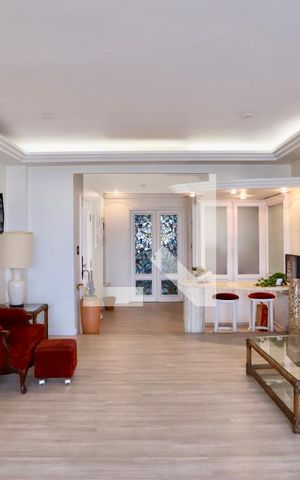 Apartamento à venda com 200m², 4 quartos e 5 vagas Apartamento à venda com 200m², 4 quartos e 5 vagasSala