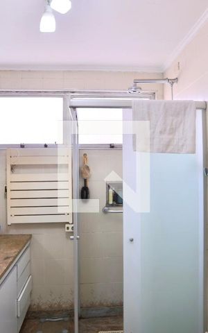 Apartamento à venda com 200m², 4 quartos e 5 vagas Apartamento à venda com 200m², 4 quartos e 5 vagasBanheiro do Quarto 2