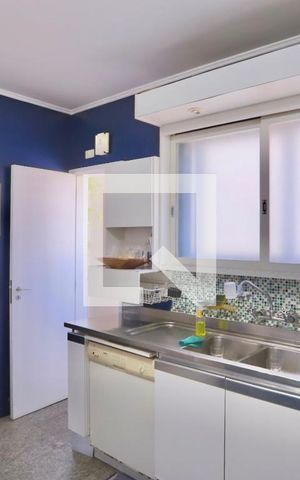 Apartamento à venda com 200m², 4 quartos e 5 vagas Apartamento à venda com 200m², 4 quartos e 5 vagasCozinha