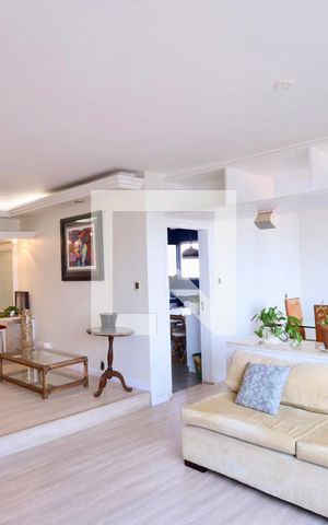 Apartamento à venda com 200m², 4 quartos e 5 vagas Apartamento à venda com 200m², 4 quartos e 5 vagasSala