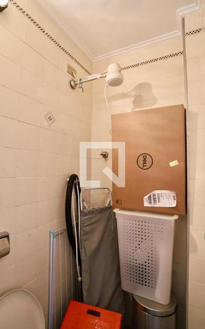 Apartamento à venda com 200m², 4 quartos e 5 vagas Apartamento à venda com 200m², 4 quartos e 5 vagasBanheiro de serviço
