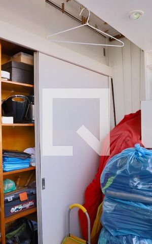 Apartamento à venda com 200m², 4 quartos e 5 vagas Apartamento à venda com 200m², 4 quartos e 5 vagasQuarto de Serviço
