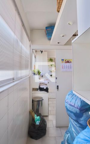 Apartamento à venda com 200m², 4 quartos e 5 vagas Apartamento à venda com 200m², 4 quartos e 5 vagasQuarto de Serviço