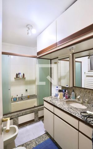 Apartamento à venda com 200m², 4 quartos e 5 vagas Apartamento à venda com 200m², 4 quartos e 5 vagasBanheiro