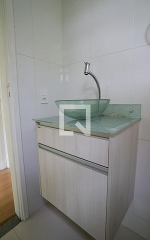 Apartamento à venda com 50m², 2 quartos e 1 vaga Apartamento à venda com 50m², 2 quartos e 1 vagaBanheiro